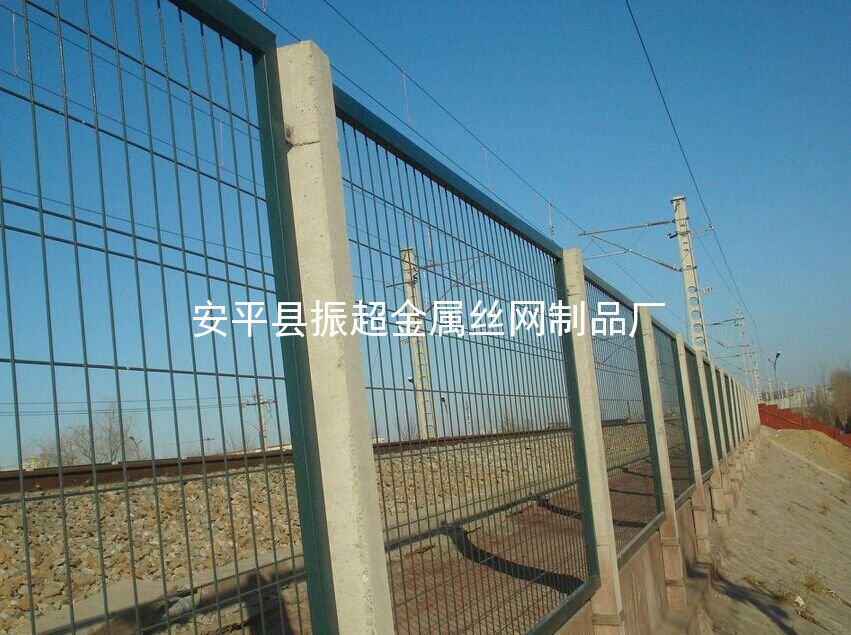 鐵路防護網 鐵路防護用的是什么鐵絲網-www.mh1831.com