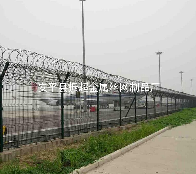機(jī)場防護(hù)網(wǎng) 護(hù)欄網(wǎng) 隔離網(wǎng)-www.mh1831.com